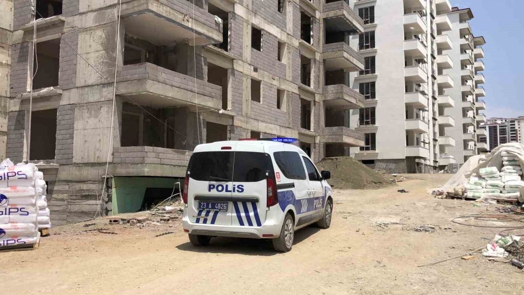 Elazığ’da inşaatın 4’üncü katından düşen işçi hayatını kaybetti