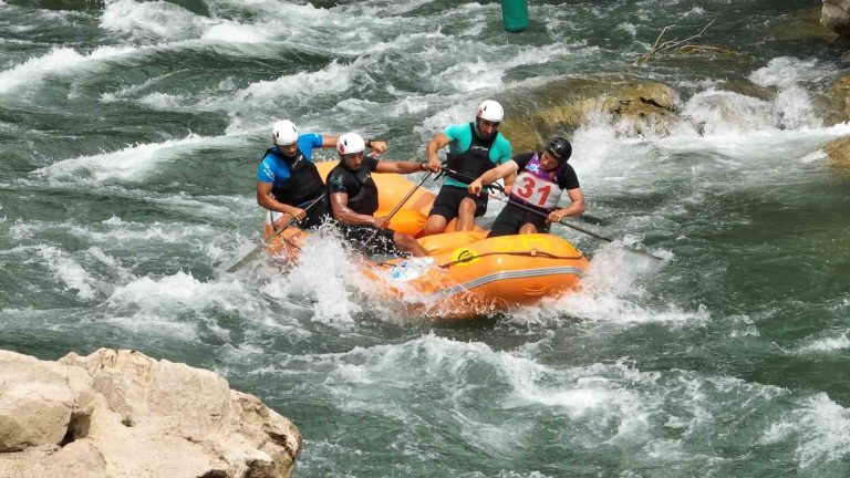 Tunceli’de Rafting Türkiye Şampiyonası Süper Kupa Yarışları heyecanı yaşandı