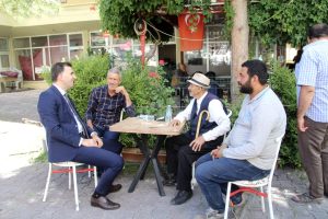 Çemişgezek Kaymakamı Levent Küçük, esnaf ve vatandaşlarla bir araya geldi