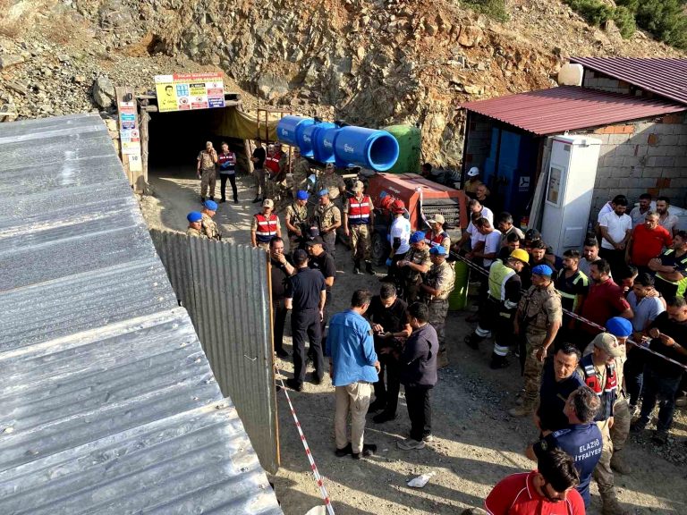 Elazığ’da göçük altında kalan işçinin cansız bedenine ulaşıldı.