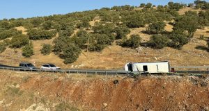 Diyarbakır’da kadınları taşıyan minibüs devrildi: 1 kişi hayatını kaybetti. 4’ü ağır 15 kişi yaralandı