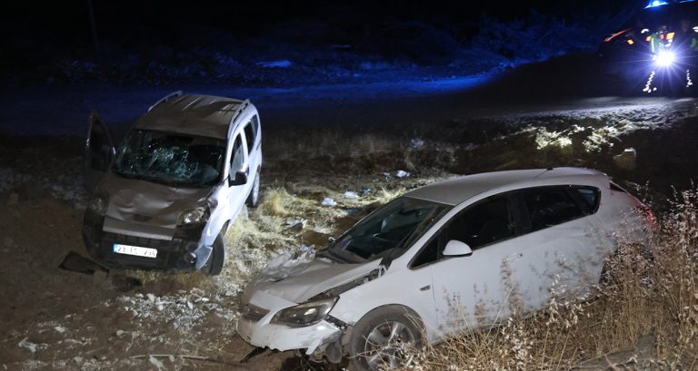Elazığ’da feci kaza: 4’ü ağır 9 yaralı