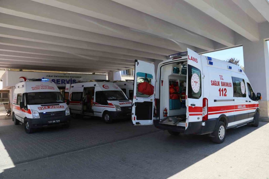 Elazığ’da iskele çöktü: 2 kişi yaralandı