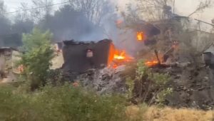 Tunceli’de büyük yangın: Evler ve ağaçlık alan alevlere teslim oldu