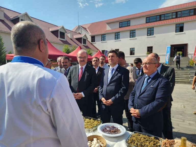 “Bir Anadolu Şenliği” Tunceli’de başladı