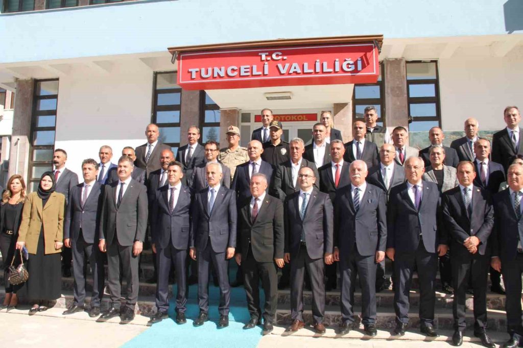 Ulaştırma ve Altyapı Bakanı Uraloğlu Tunceli’de