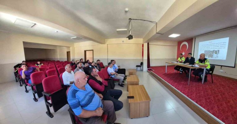 Çemişgezek’te okul servis şoförleri bilgilendirildi