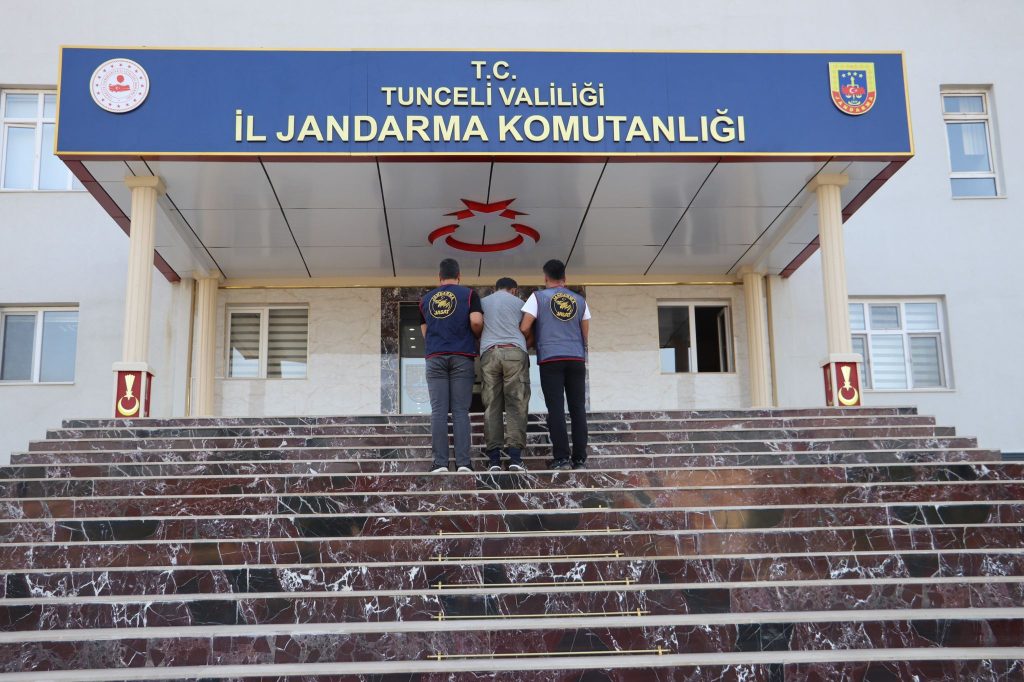 Tunceli’de cinsel istismar ve diğer suçlardan aranan 2 şüpheli yakalandı