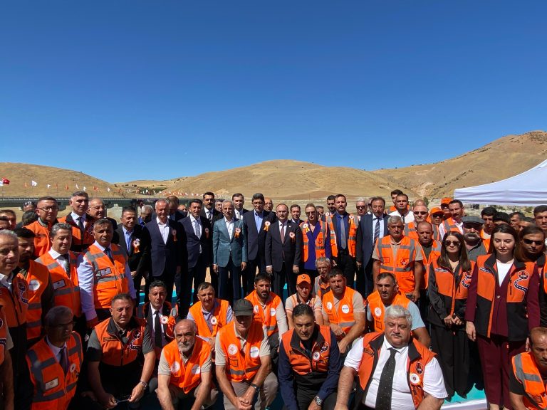 Çemişgezek–Pertek ilçeleri arasında başlatılan yeni yol çalışması tamamlanarak ulaşıma açıldı