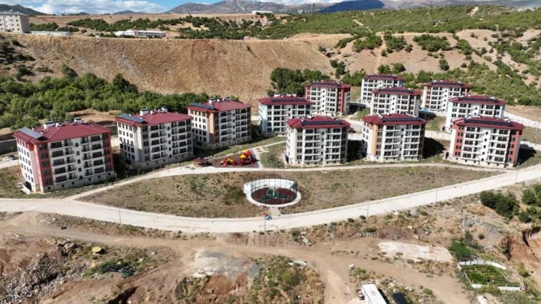 Tunceli Valisi Aygöl: “14 blok, 214 daire ve 3 dükkan olmak üzere çalışmalarımız şu anda bitmiş durumda”