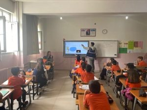 Tunceli’de Ticaret İl Müdürlüğü,öğrencilere kooperatifçilik eğitimi verdi