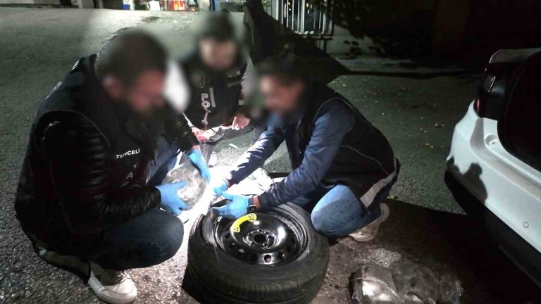 Tunceli’de stepneye zulalanmış uyuşturucu ele geçirdi: 2 gözaltı