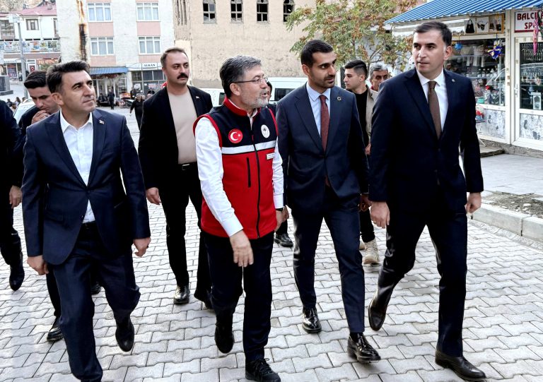 Tarım ve Orman Bakanı Yumaklı Çemişgezek ilçesini ziyaret etti