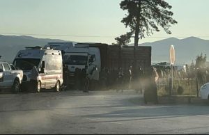 Elazığ’da motosiklet park halindeki kamyona çarptı. 1 kişi hayatını kaybetti. 1 kişi yaralandı