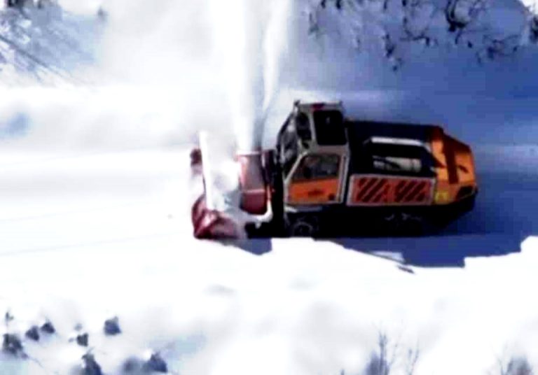 Tunceli’de 96 köy yolu ulaşıma açıldı, 39 köy yolunda çalışmalar sürüyor