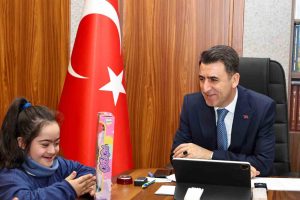 Vali Şefik Aygöl, vatandaşlarla bir araya geldi