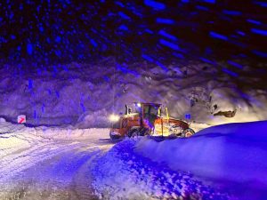 Tunceli’de karla mücadele gece-gündüz sürüyor