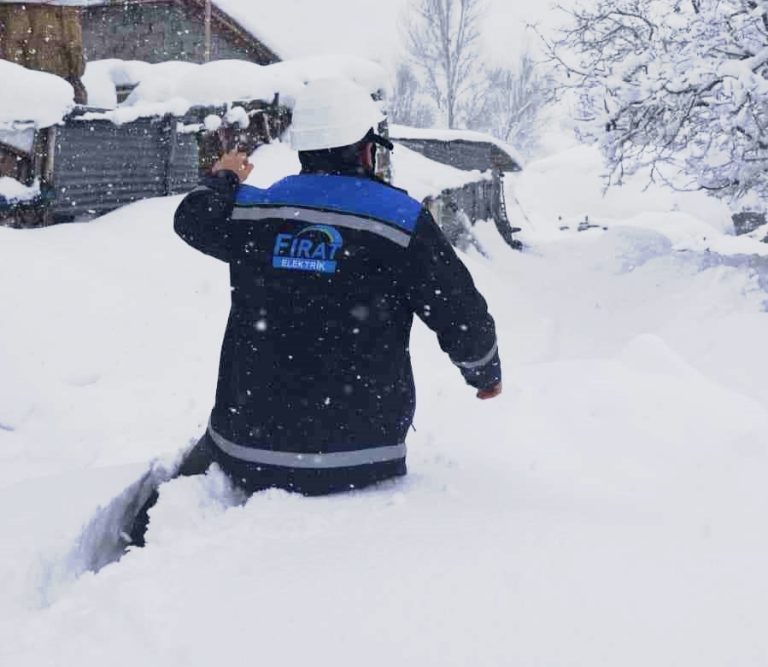 Fırat EDAŞ son yılların en sert kışında Tunceli’de sahada