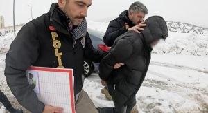 Tunceli’de hayvancılık yapan üreticileri sahte banka dekontlarıyla 14 Milyon TL dolandıran şüpheli yakalandı