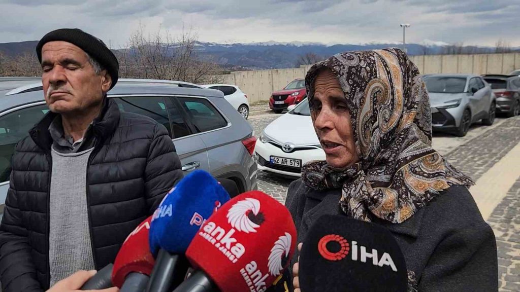 Gülistan Doku’nun ailesinden adliye önünde açıklama: “6 yıldır biz biliyoruz. Ne gündüzümüz gündüz, ne gecemiz gece”