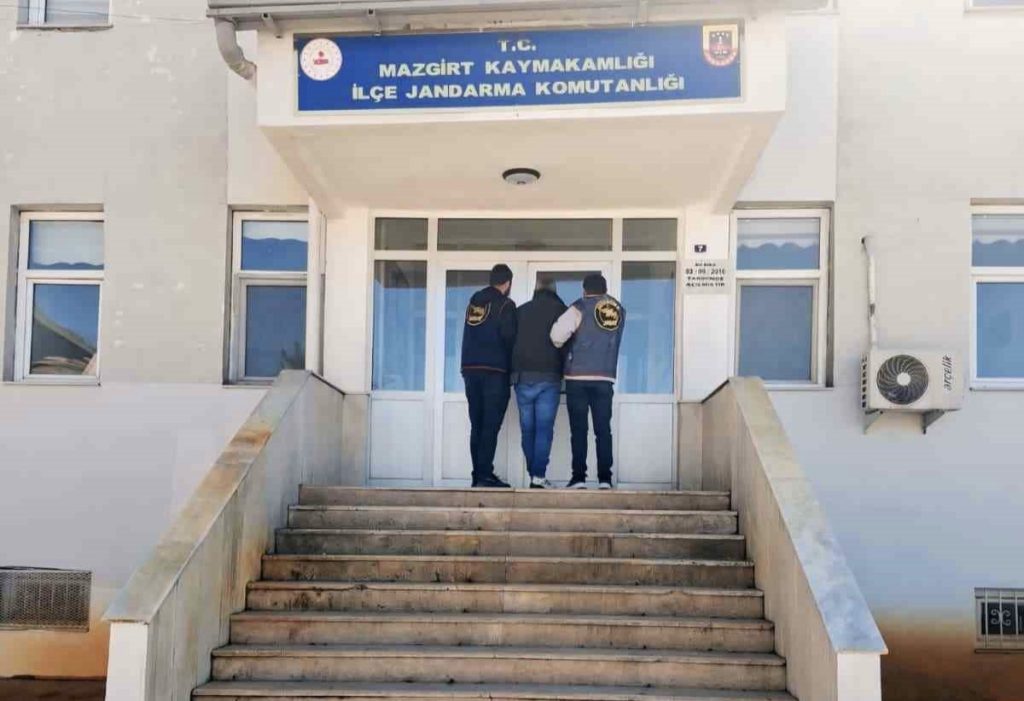 Tunceli’de toplam 30 yıl kesinleşmiş hapis cezası bulunan 2 zanlı yakalandı