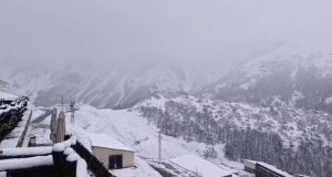 Tunceli’ye bahar ortasında kar sürprizi