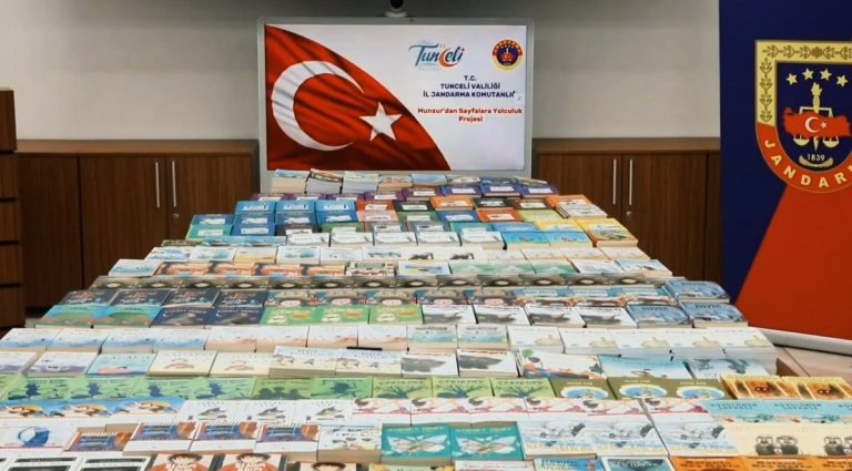 Tunceli Jandarmadan köy okullarına 5 bin kitaplık destek