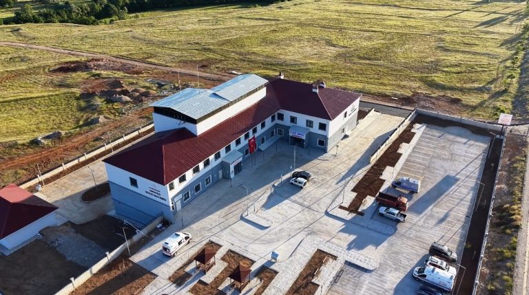 Yapımı tamamlanan Ovacık Devlet Hastanesi hizmete başladı