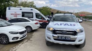 Elazığ’da gezi teknesi battı: 7 kişi kurtarıldı