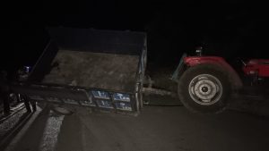 Elazığ’da traktörle otomobil çarpıştı: 3’ü ağır 10 yaralı