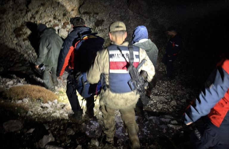 Tunceli’de sis nedeniyle yaylada kaybolan 2 kişi kurtarıldı